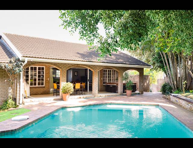 4 BEDROOM HOUSE FOR SALE IN LA LUCIA
